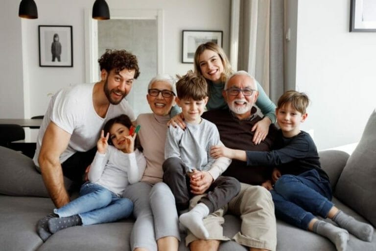Blog 7 familia feliz con un seguro de vida en colombia